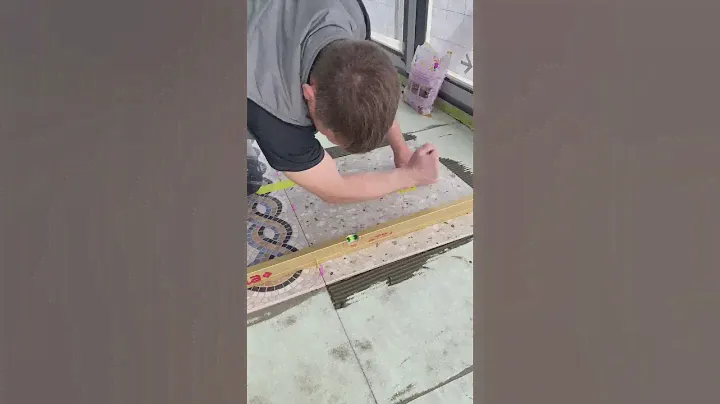 Укладка плитки на пол