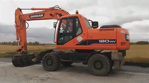 doosan solar 180wv нет хода.