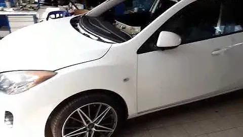 Установка лобового стекла Mazda 3 BL
