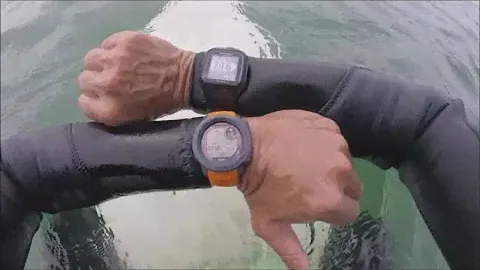 Garmin Instinct Solar Surf  vs  Rip Curl Search gps 2