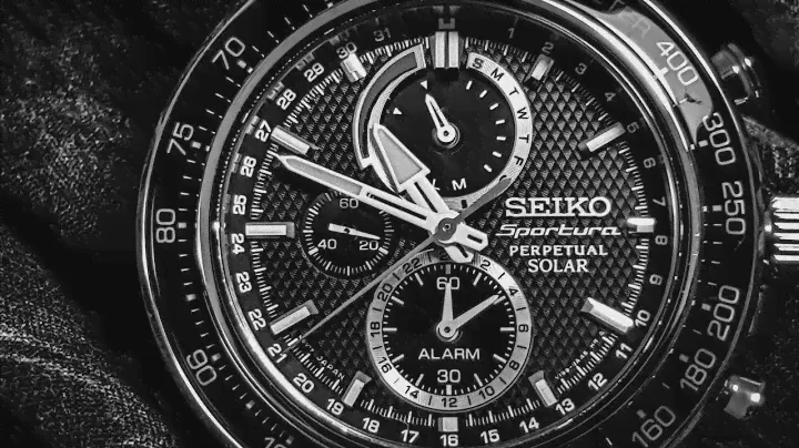 Relógio SEIKO Sportura Perpetual Solar (Ref: SSC357P1)