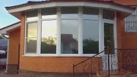 Зеркальная пленка, тонировка пластикового окна.