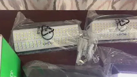LITOM 100 LED Solar Motion Sensor Lights !